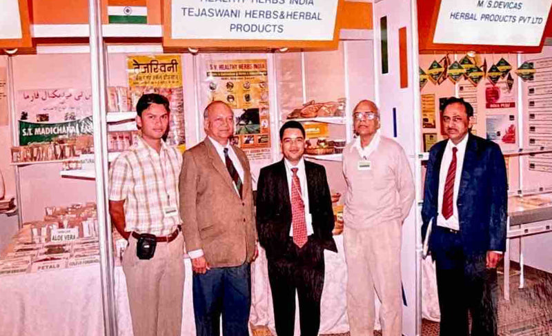 stall-at-grand-hyatt-dubai-withindian-officials-as-part-of-the-indiandelegation