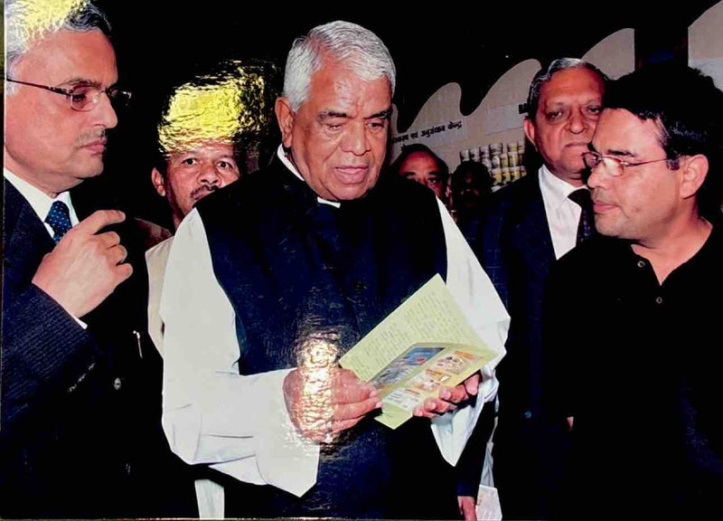 discussion-at-india-tradepromotion-organisationfair-delhi-2007-with-chiefguest-chief-minister-ofmadhya-pradesh-babulalgaur-and-op-rawat-ias